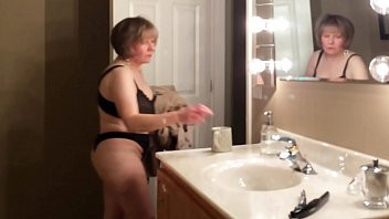 Play MarieRocks getting ready for work