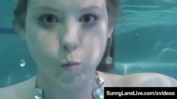 Play Scuba Sucking Sunny Lane Blows A Dick Underwater!