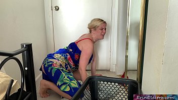 Play Stepmom helps horny stepson - Erin Electra