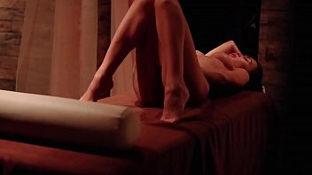 Play Sexy GIrl Masturbate Pussy in Massage Room