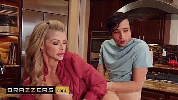 Play Horny MILF (Joslyn James) enjoys a good fuck from her son's friend - Brazzers