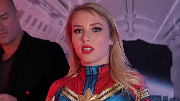 Play Amateur Boxxx - Dixie Lynn is a Teenage Captain Marvel