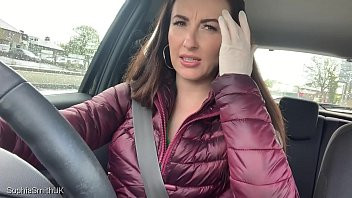 Play Brunette Medical Driving Girl