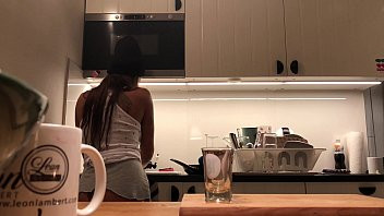 Play Braless No Panties in the Kitchen finishes the Dishes