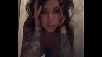 Play Felicity feline dances in lingerie and stockings