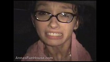 Play Anna carjacked