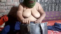 Play Deshi Bhabhi's Intimate Love Sex