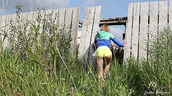 Play Russian Girl Sasha Bikeyeva - Fit girl caught by a Construction worker when she masturbated at a construction site after a run - ENGLISH SUBTITLES