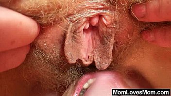 Play Unshaven amateur-mom gets toyed by perverse blond dame