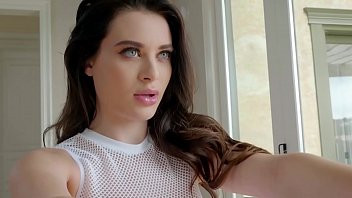 Play Big Wet Butts - (Britney Amber, Mick Blue) - Britney's Jeans - Brazzers