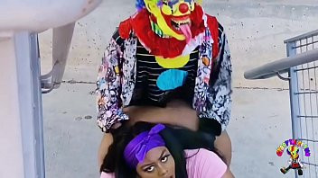 Play Juicy Tee Gets Fucked by Gibby The Clown on A Busy Highway During Rush Hour