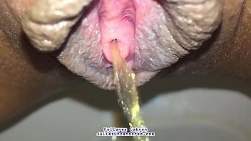 Play #JulietUncensoredRealityTV Season 2 Episode 35: Closeup Milf Pussy Peeing