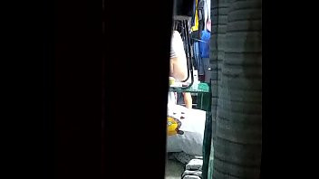 Play Espiando a mi cunada por quinta vez por la ventana